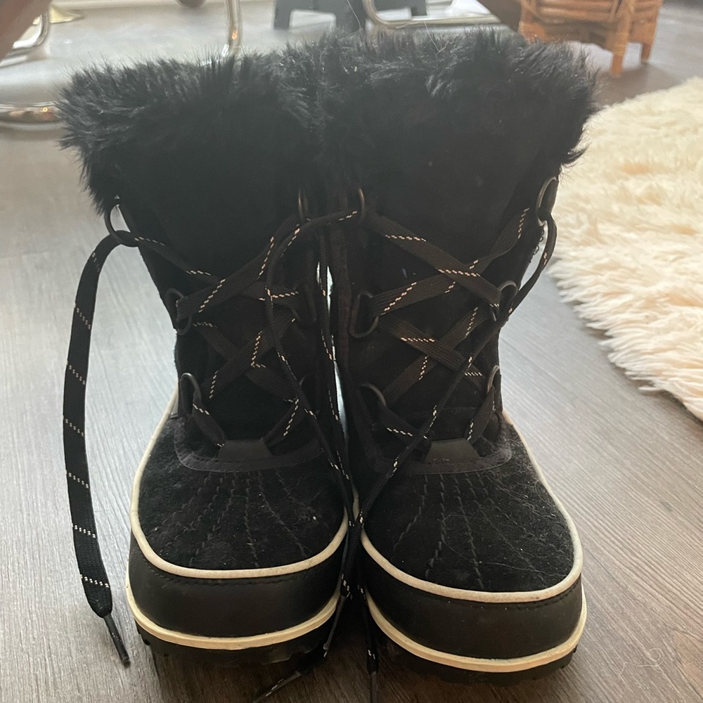Sorel boots, 6